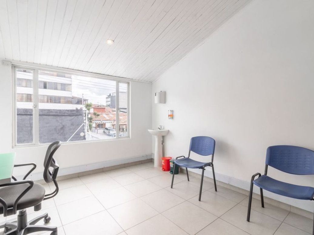 Casa de 12 alcobas en venta en San Patricio, Bogotá, 443 m² · foto 17 de 20