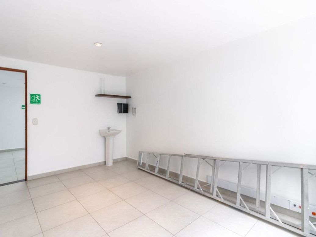 Casa de 12 alcobas en venta en San Patricio, Bogotá, 443 m² · foto 7 de 20