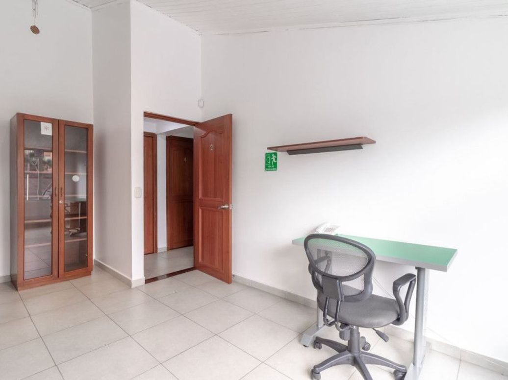 Casa de 12 alcobas en venta en San Patricio, Bogotá, 443 m² · foto 18 de 20