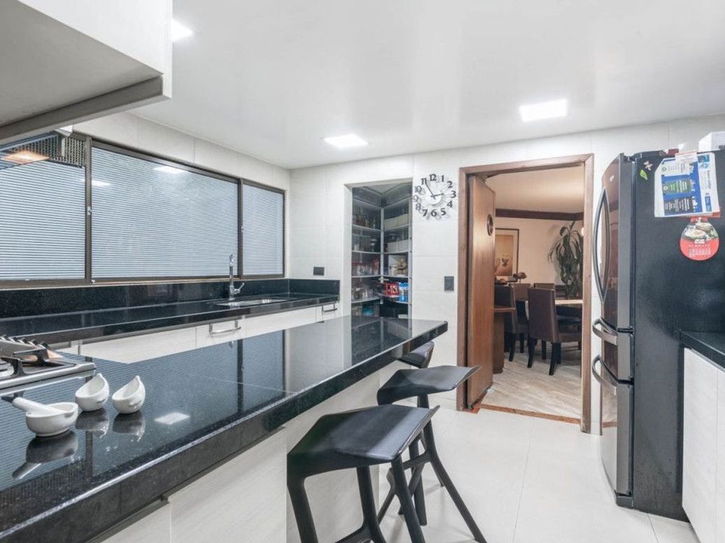 Apartamento de 3 alcobas en venta en San Patricio, Bogotá, 176 m² · foto 10 de 20