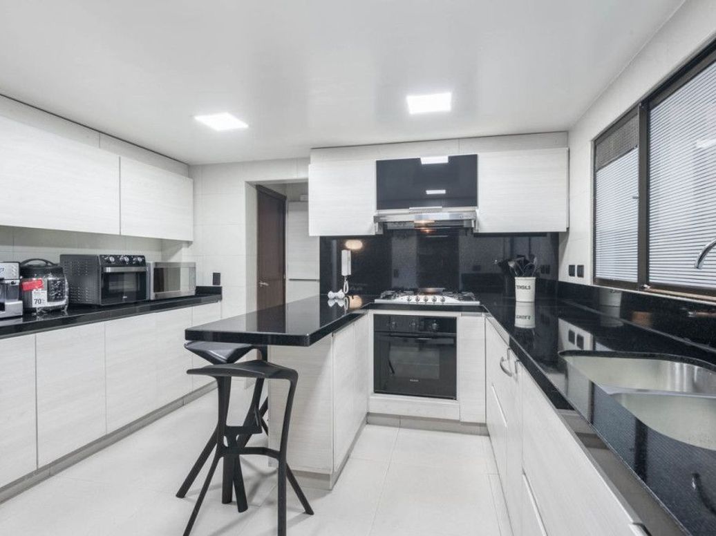 Apartamento de 3 alcobas en venta en San Patricio, Bogotá, 176 m² · foto 4 de 20