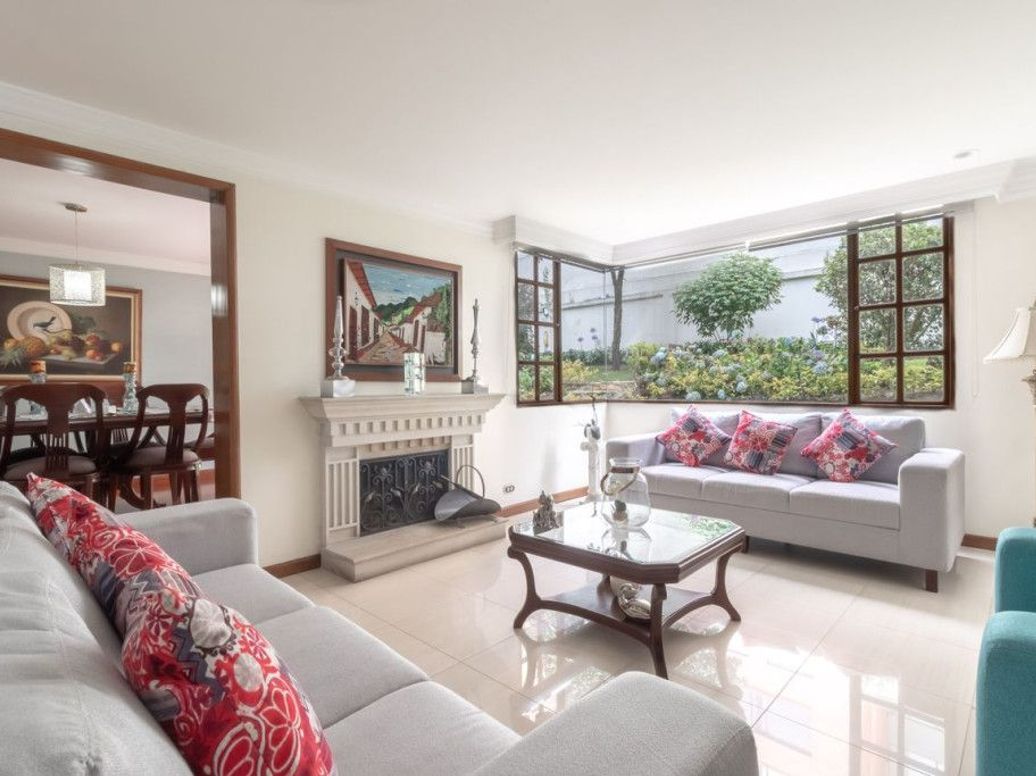 Casa de 4 alcobas en venta en Niza Suba, Bogotá, 247 m² · foto 2 de 20