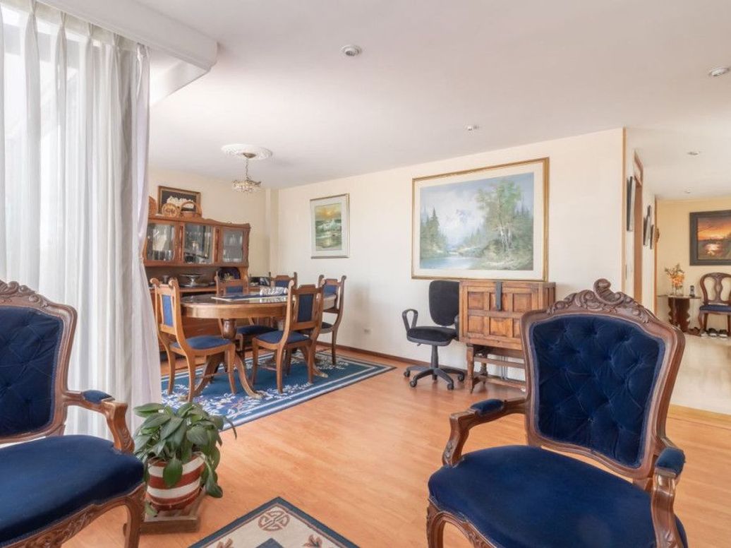 Apartamento de 2 alcobas en venta en Los Cedritos, Bogotá, 121 m² · foto 3 de 19