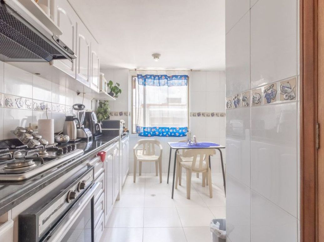 Apartamento de 2 alcobas en venta en Los Cedritos, Bogotá, 121 m² · foto 5 de 19
