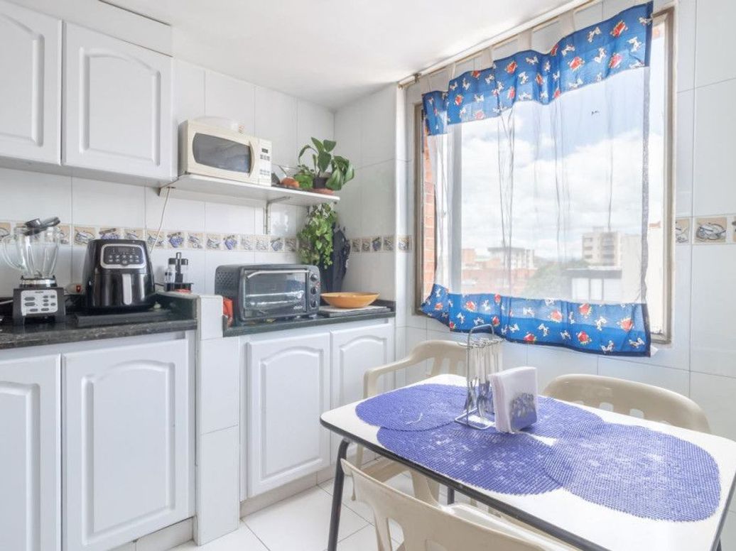 Apartamento de 2 alcobas en venta en Los Cedritos, Bogotá, 121 m² · foto 9 de 19