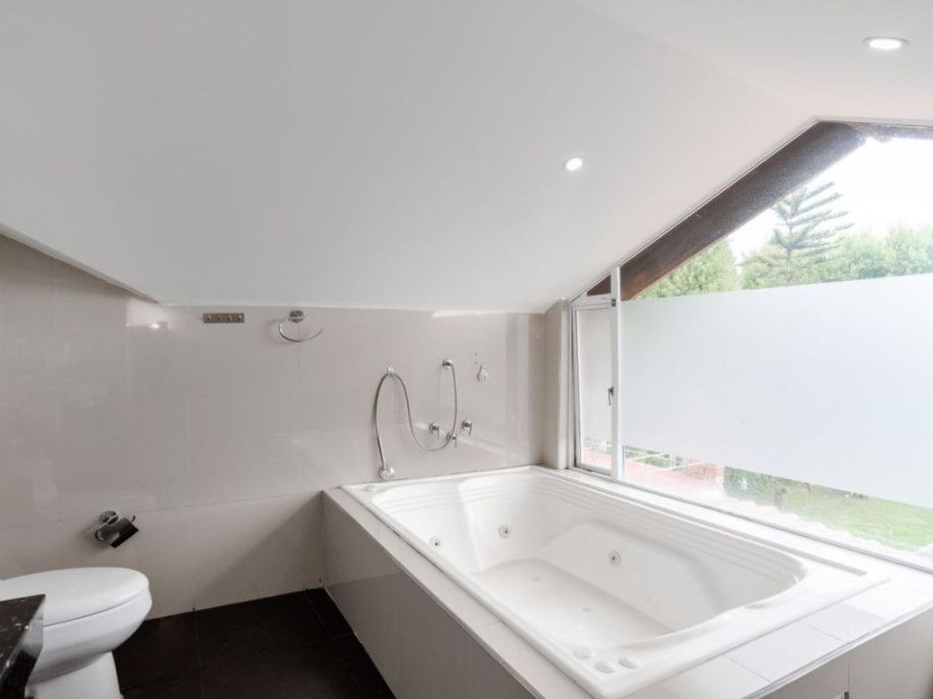 Casa de 5 alcobas en venta en San José De Bavaria, Bogotá, 360 m² · foto 18 de 20
