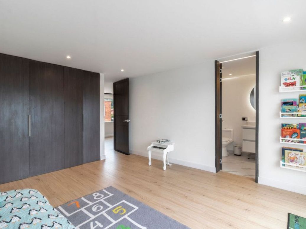 Casa de 5 alcobas en venta en San José De Bavaria, Bogotá, 360 m² · foto 19 de 20