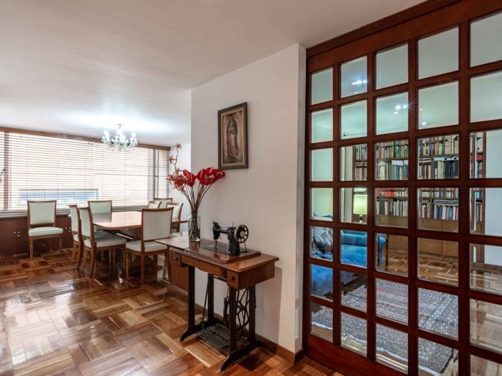 Apartamento de 3 alcobas en venta en Chico Norte Et. Iii, Bogotá, 162 m² · foto 2 de 20