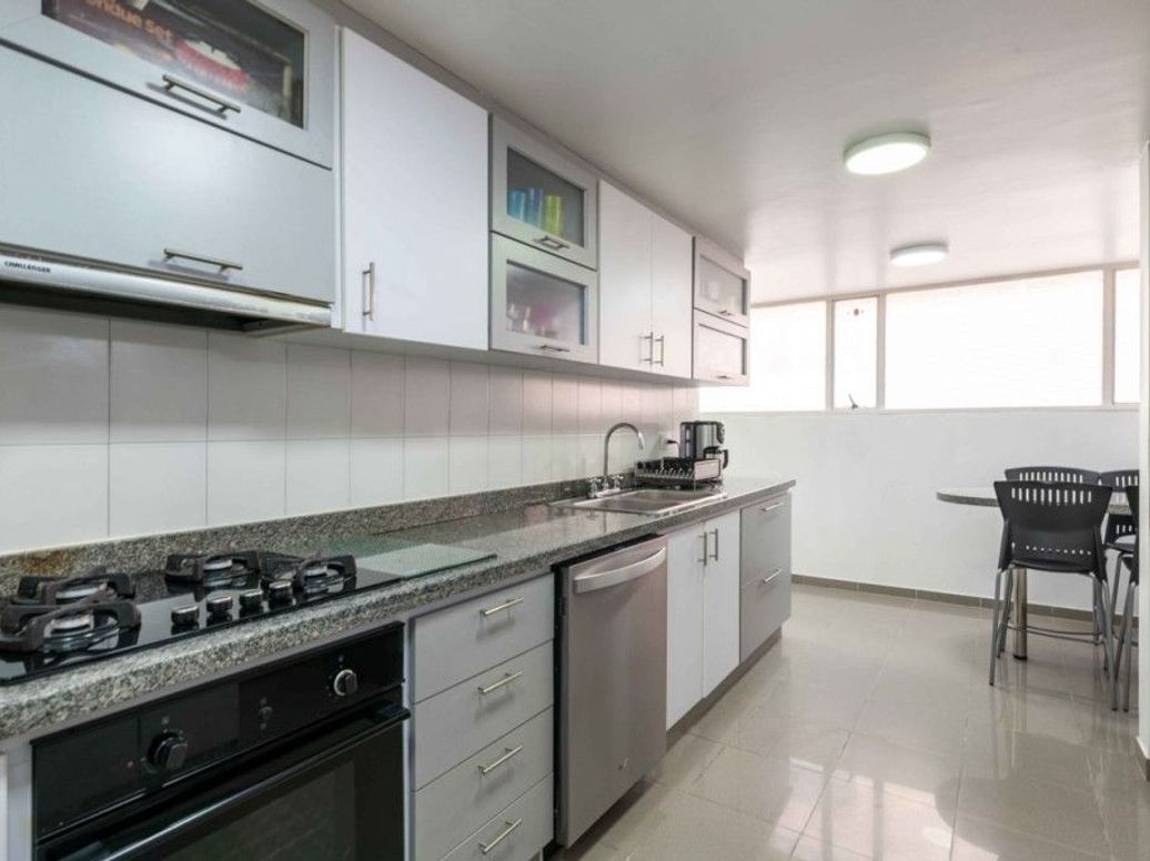 Apartamento de 3 alcobas en venta en Chico Norte Et. Iii, Bogotá, 162 m² · foto 10 de 20