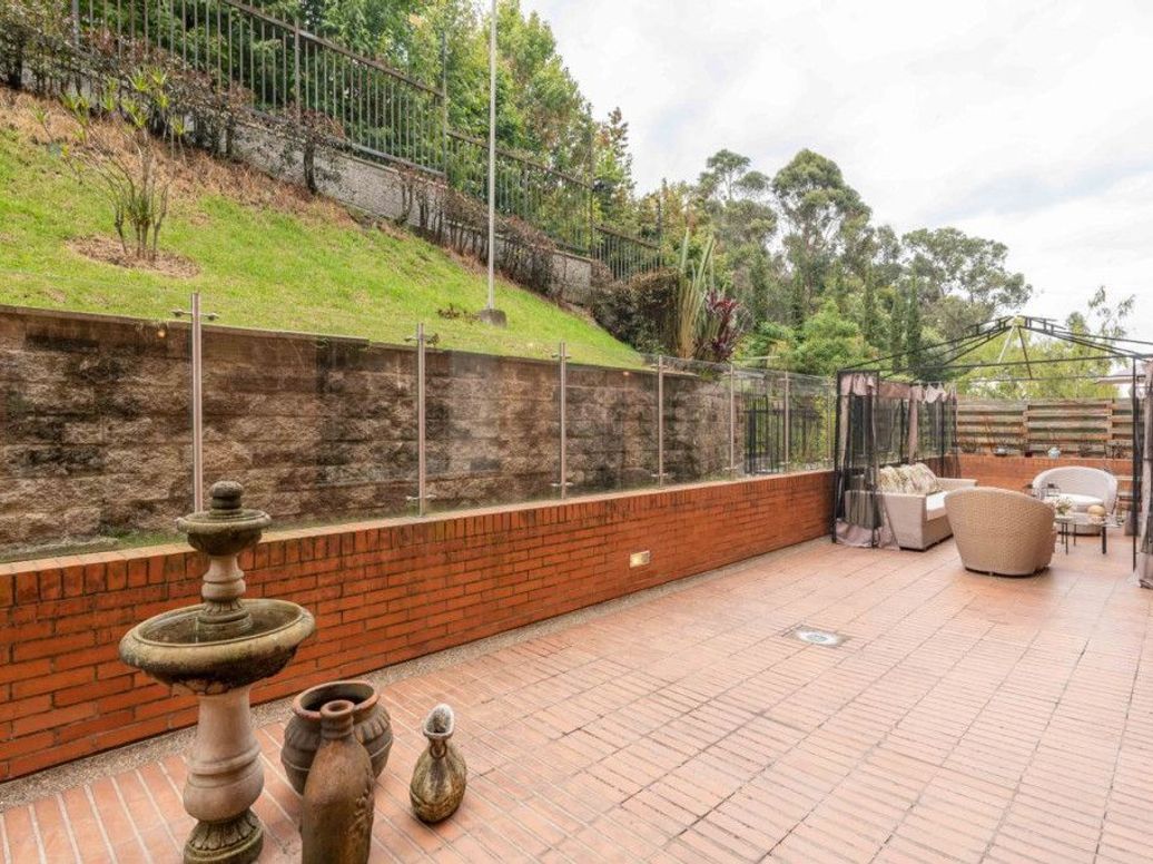 Apartamento de 3 alcobas en venta en El Plan, Bogotá, 221 m² · foto 18 de 20