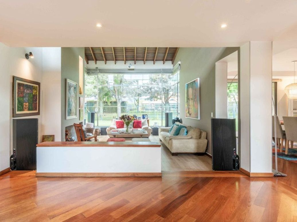 Casa de 4 alcobas en venta en Casa Blanca, Bogotá, 339 m² · foto 3 de 20