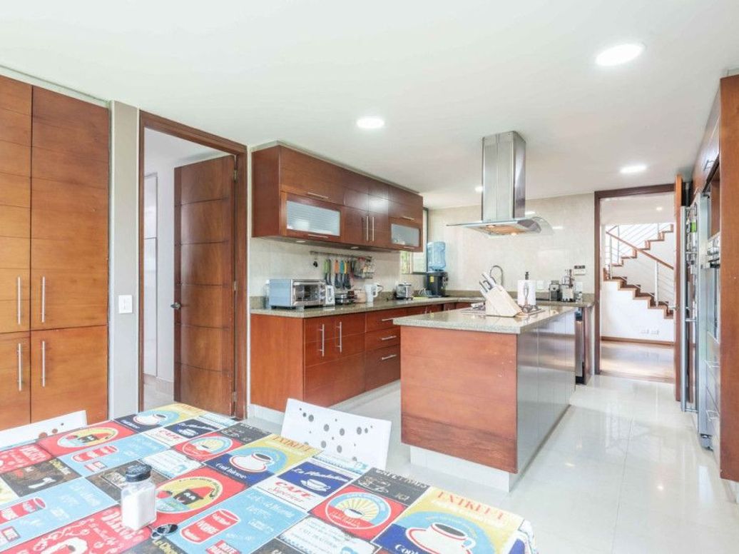 Casa de 4 alcobas en venta en Casa Blanca, Bogotá, 339 m² · foto 6 de 20