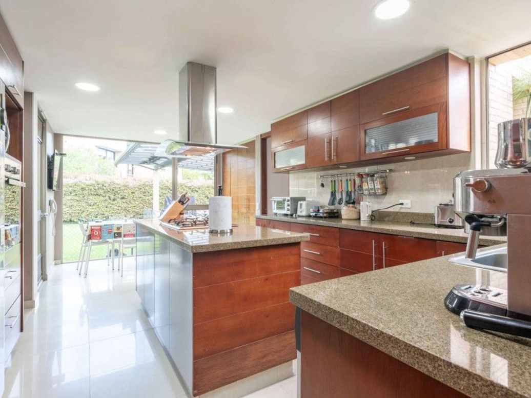 Casa de 4 alcobas en venta en Casa Blanca, Bogotá, 339 m² · foto 7 de 20