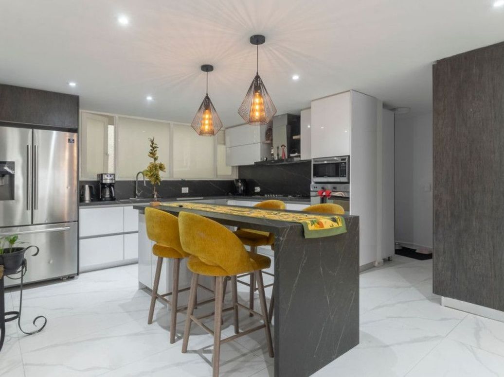 Apartamento de 3 alcobas en venta en Chico, Bogotá, 208 m² · foto 6 de 20