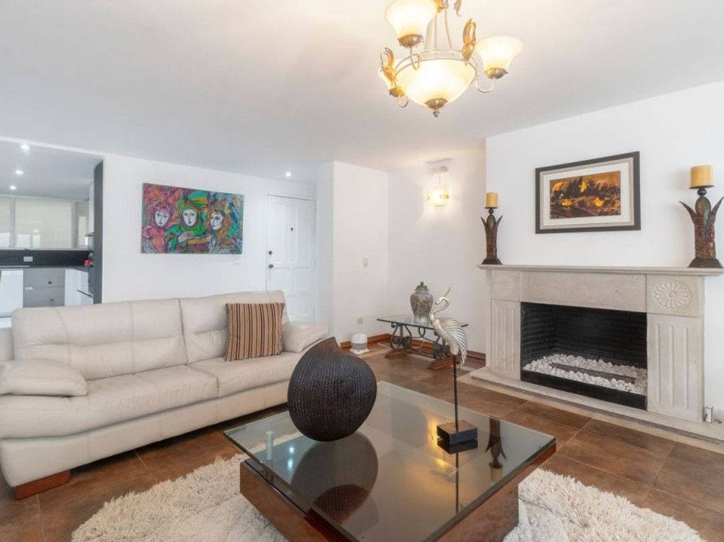 Apartamento de 3 alcobas en venta en Chico, Bogotá, 208 m² · foto 3 de 20