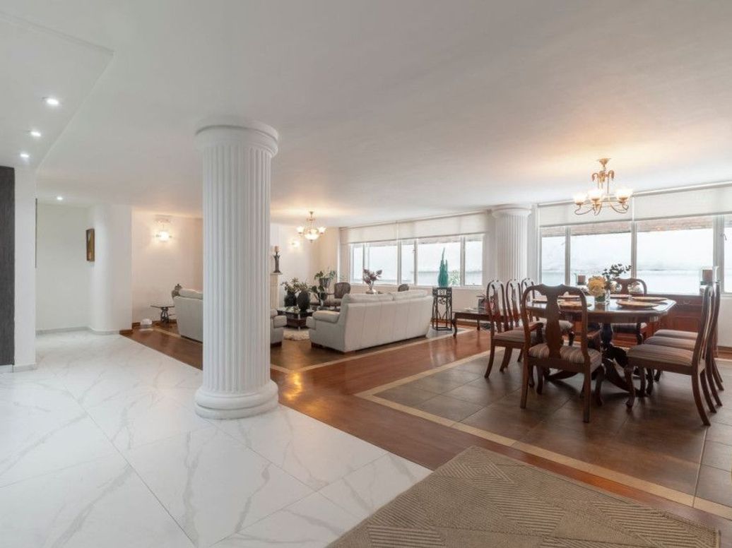Apartamento de 3 alcobas en venta en Chico, Bogotá, 208 m² · foto 5 de 20