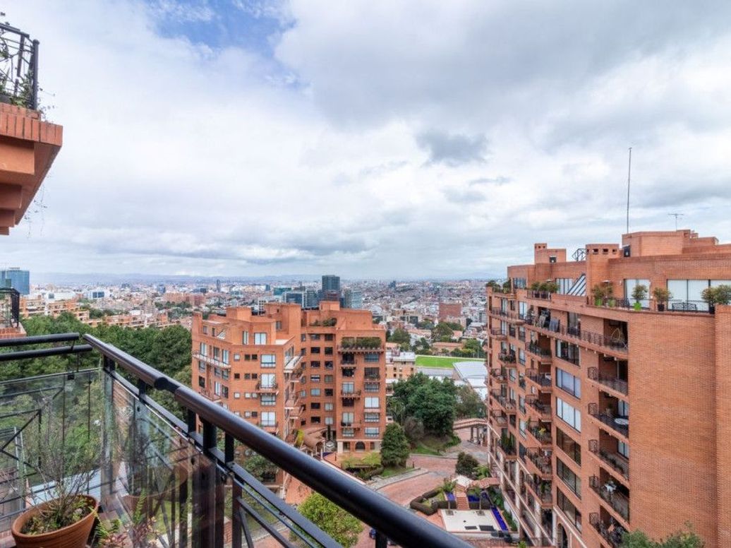 Apartamento de 4 alcobas en venta en Cerros De Santa Barbara, Bogotá, 328 m² · foto 7 de 20