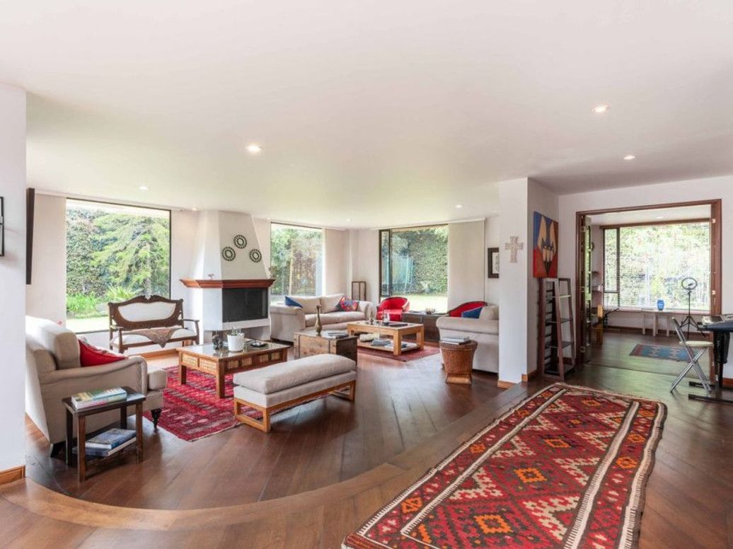 Casa de 5 alcobas en arriendo en Casa Blanca, Bogotá, 600 m² · foto 3 de 20