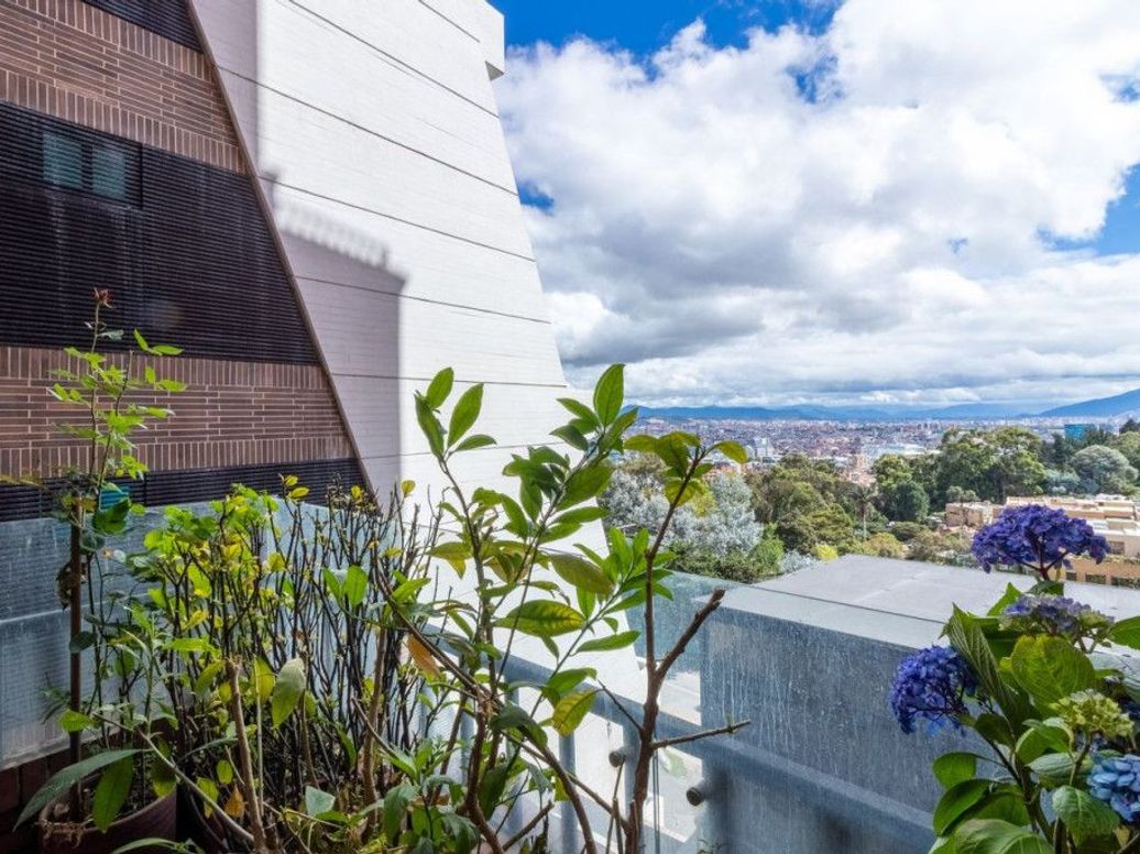 Apartamento de 2 alcobas en venta en El Refugio, Bogotá, 150 m² · foto 16 de 20