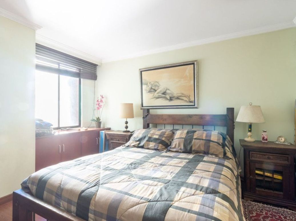 Apartamento de 2 alcobas en venta en El Refugio, Bogotá, 150 m² · foto 8 de 20
