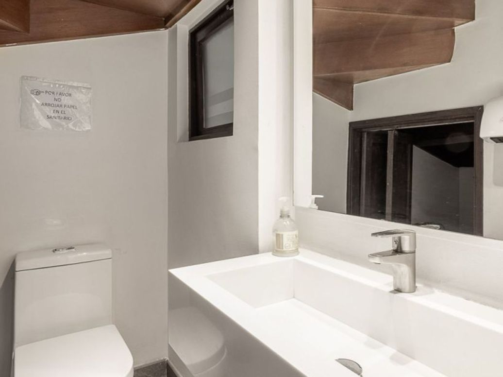 Casa de 12 alcobas en venta en El Nogal, Bogotá, 462 m² · foto 18 de 20