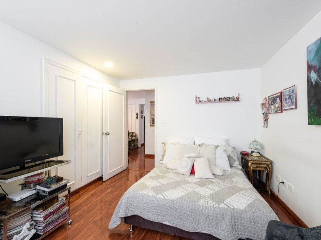 Apartamento de 3 alcobas en venta en Santa Barbara Central, Bogotá, 173 m² · foto 15 de 17