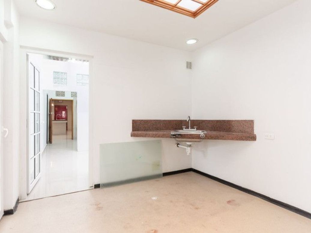 Casa de 4 alcobas en venta en Lisboa, Bogotá, 299 m² · foto 8 de 20