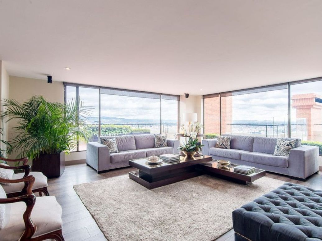 Apartamento de 3 alcobas en venta en El Refugio, Bogotá, 270 m² · foto 2 de 20