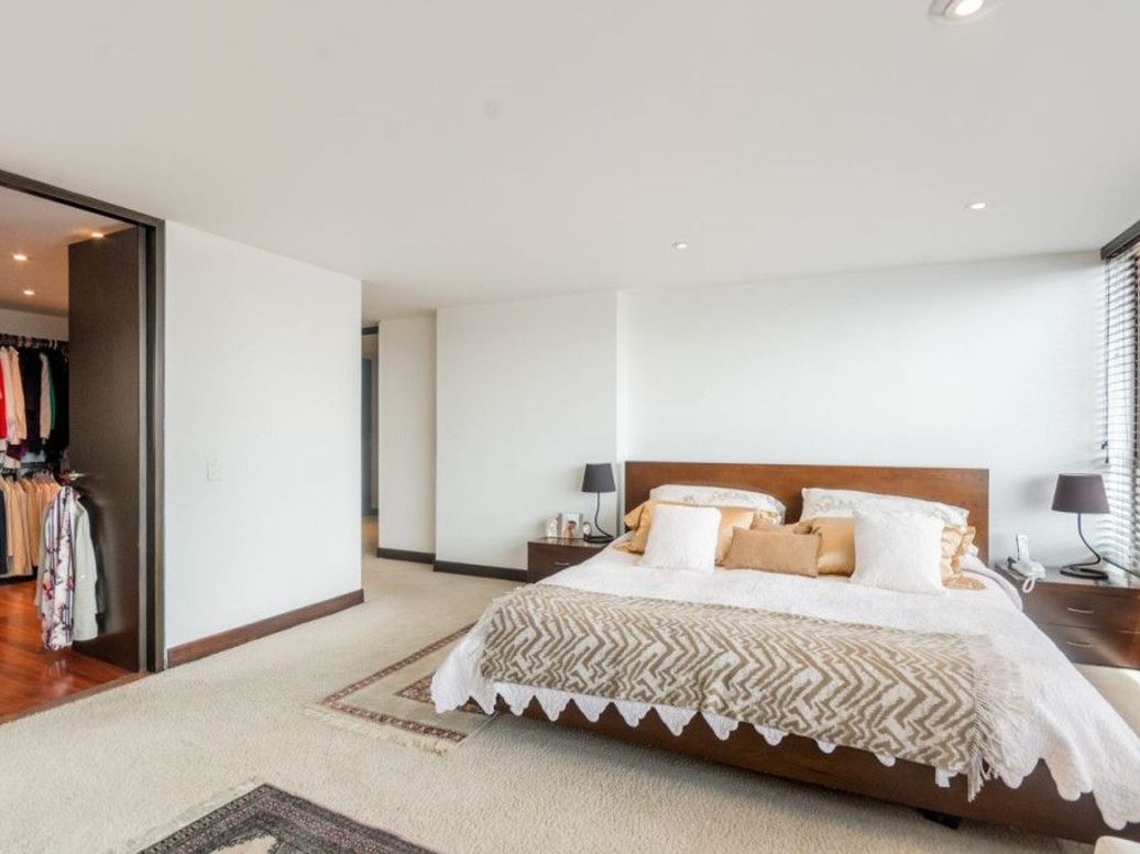 Apartamento de 3 alcobas en venta en El Refugio, Bogotá, 270 m² · foto 11 de 20