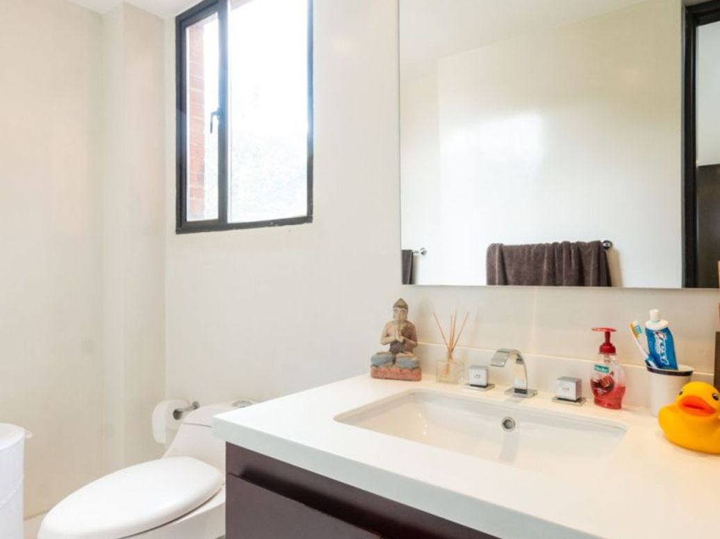 Apartamento de 3 alcobas en venta en El Refugio, Bogotá, 270 m² · foto 18 de 20