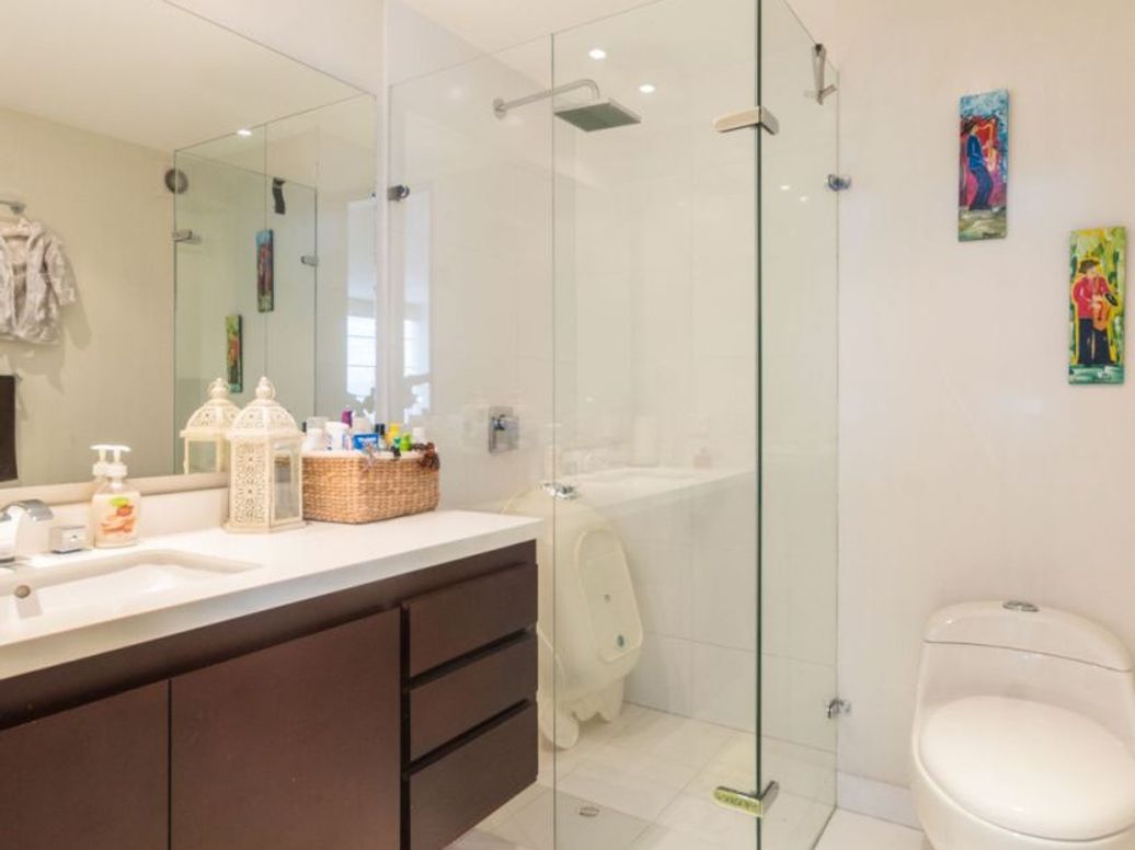 Apartamento de 3 alcobas en venta en El Refugio, Bogotá, 270 m² · foto 16 de 20