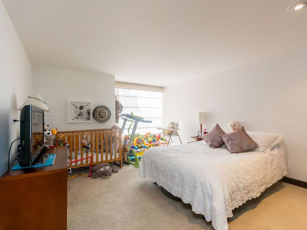 Apartamento de 3 alcobas en venta en El Refugio, Bogotá, 270 m² · foto 14 de 20