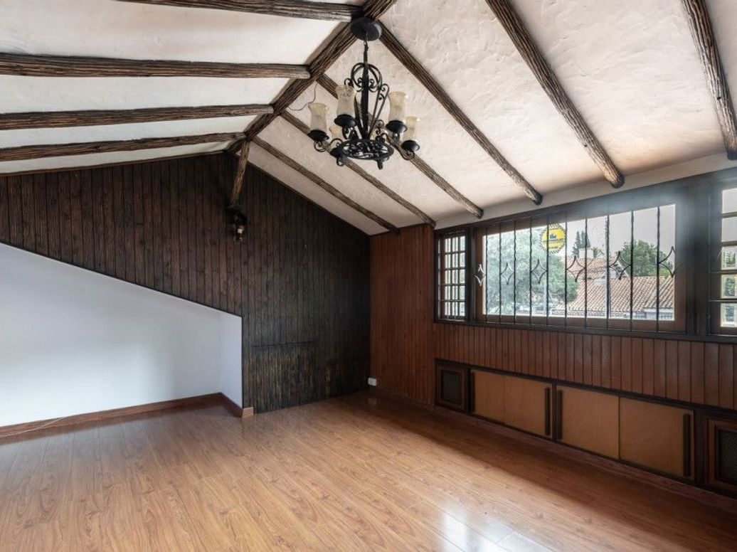 Casa de 3 alcobas en venta en Santa Ana Oriental, Bogotá, 345 m² · foto 13 de 20
