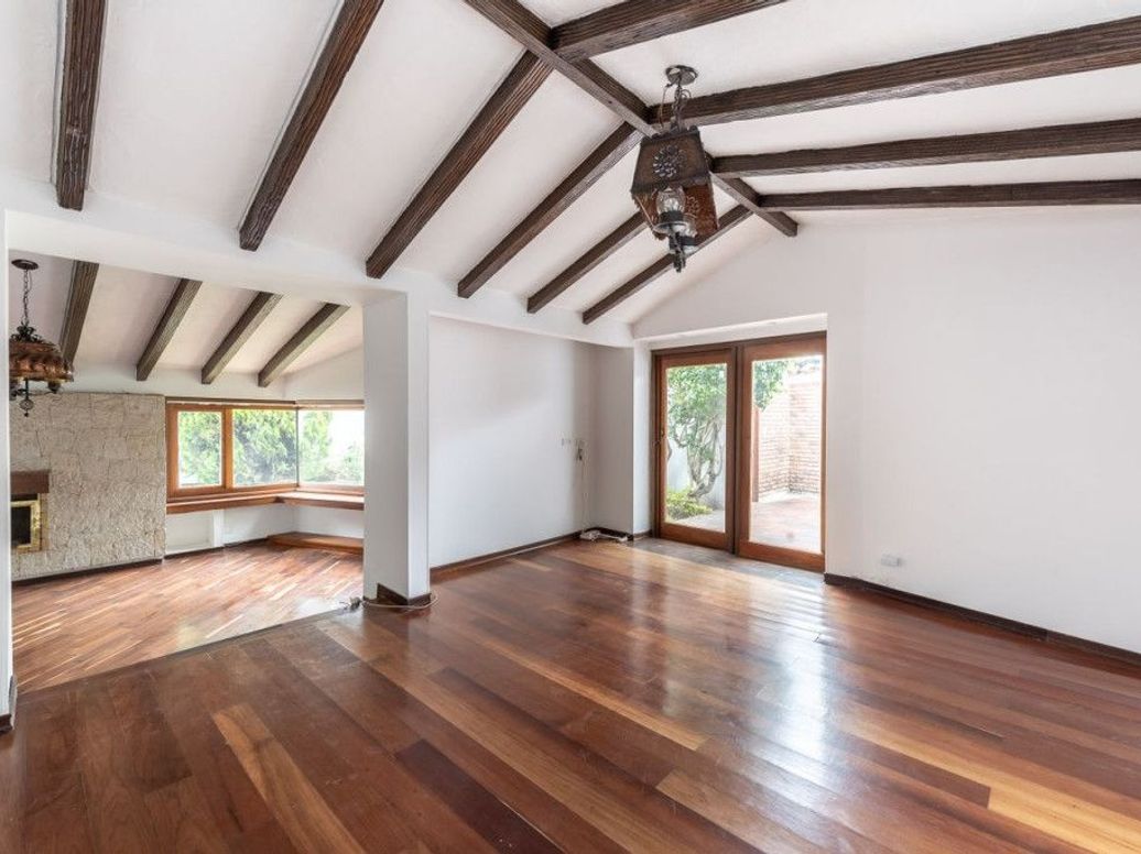 Casa de 3 alcobas en venta en Santa Ana Oriental, Bogotá, 345 m² · foto 3 de 20