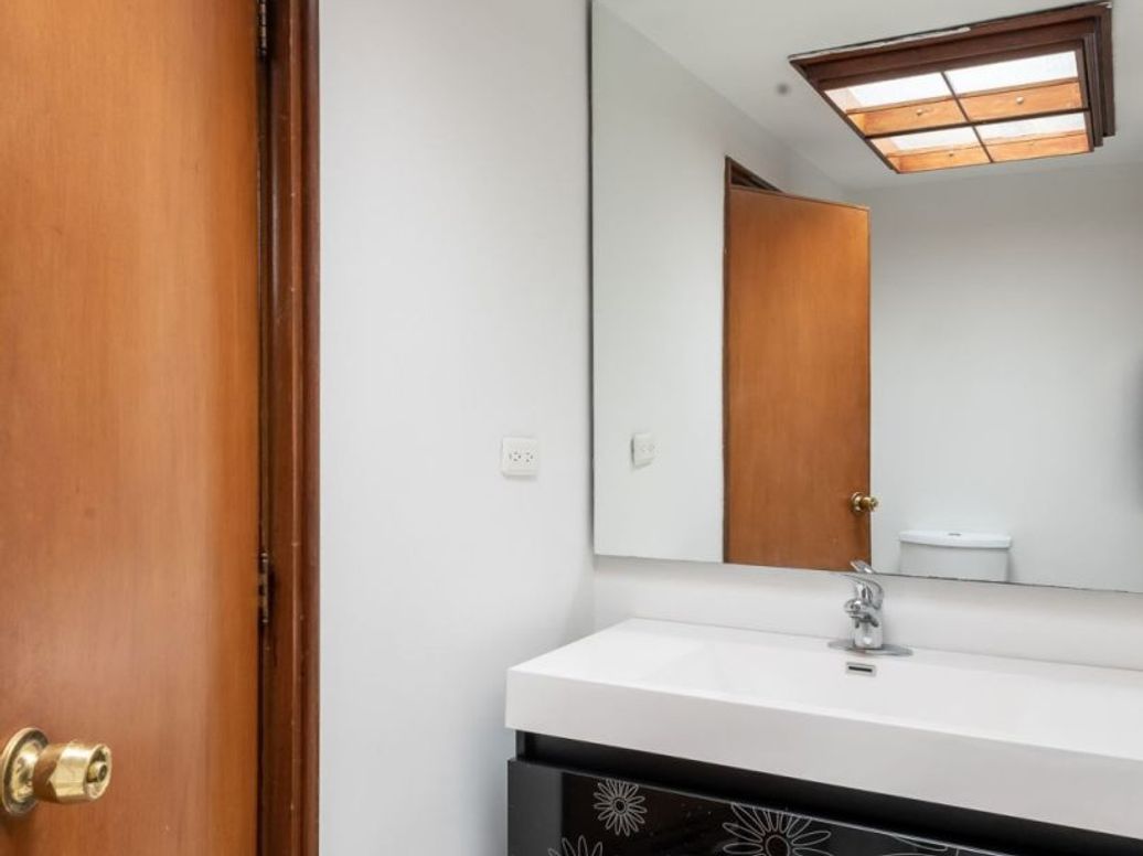Casa de 3 alcobas en venta en Santa Ana Oriental, Bogotá, 345 m² · foto 6 de 20