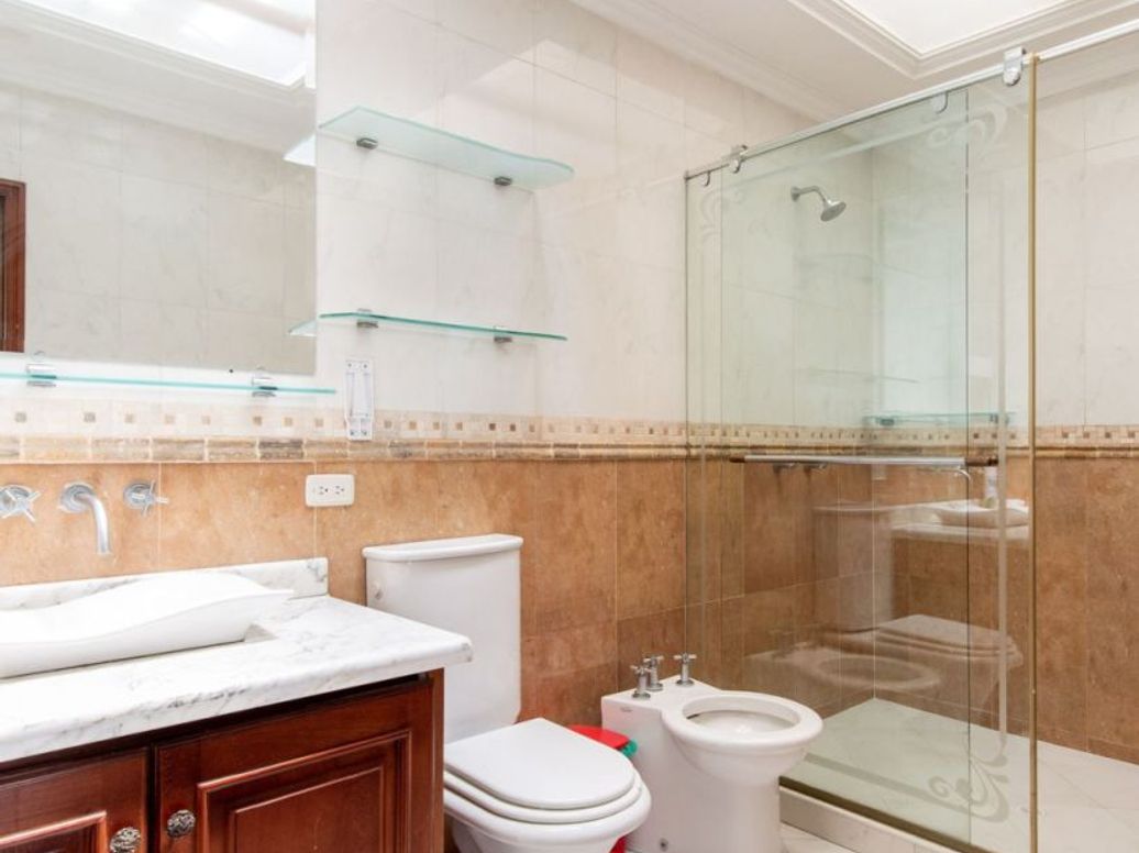 Casa de 6 alcobas en venta en Molinos Norte, Bogotá, 700 m² · foto 17 de 20