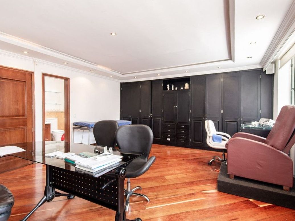 Casa de 6 alcobas en venta en Molinos Norte, Bogotá, 700 m² · foto 16 de 20