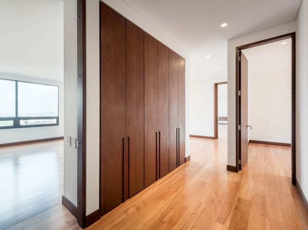 Apartamento de 3 alcobas en venta en Los Rosales, Bogotá, 275 m² · foto 12 de 20