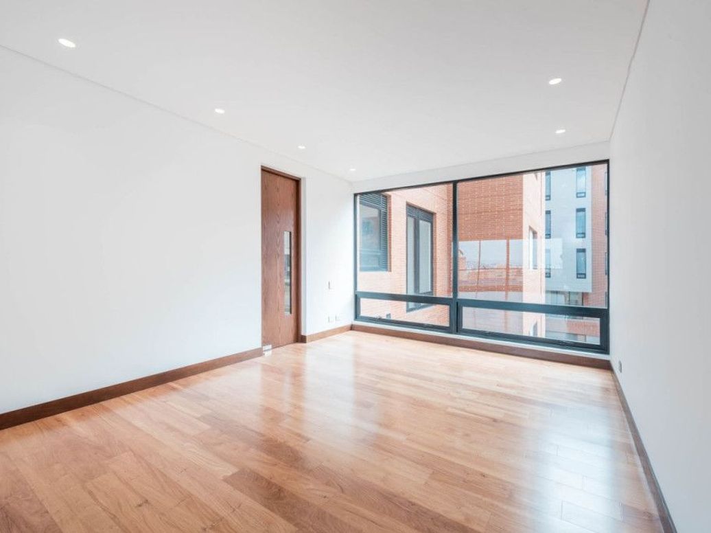 Apartamento de 3 alcobas en venta en Los Rosales, Bogotá, 275 m² · foto 2 de 20