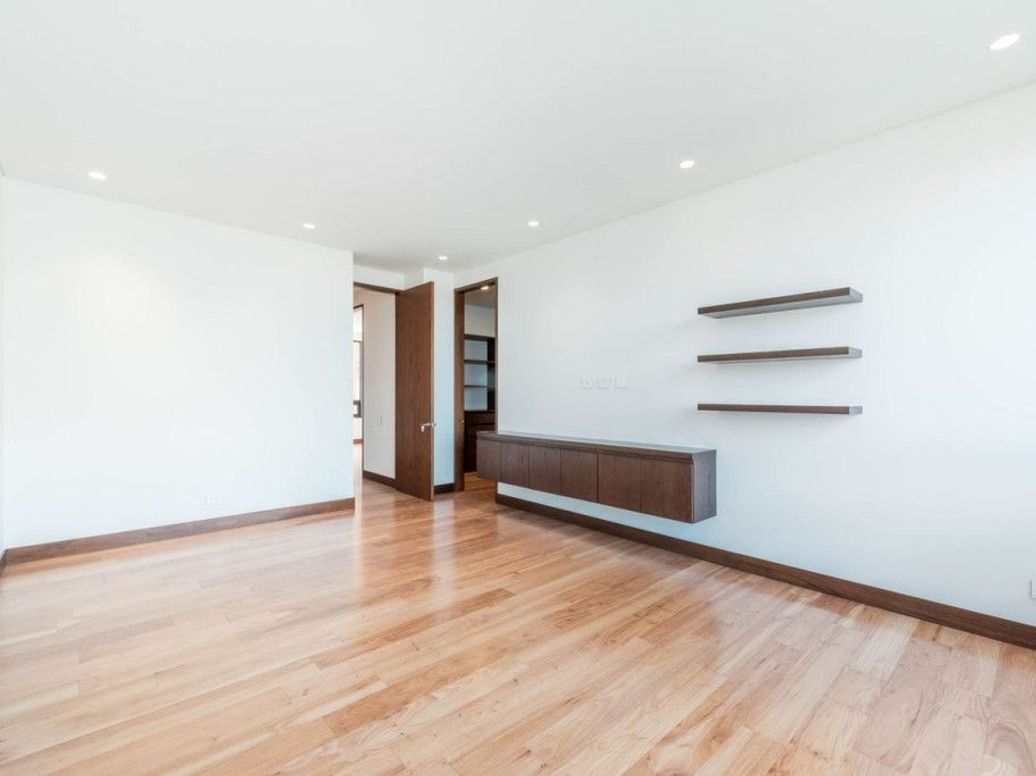 Apartamento de 3 alcobas en venta en Los Rosales, Bogotá, 275 m² · foto 13 de 20