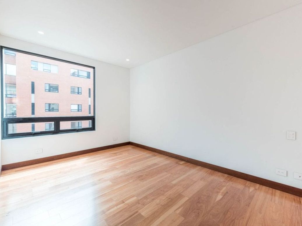 Apartamento de 3 alcobas en venta en Los Rosales, Bogotá, 275 m² · foto 19 de 20