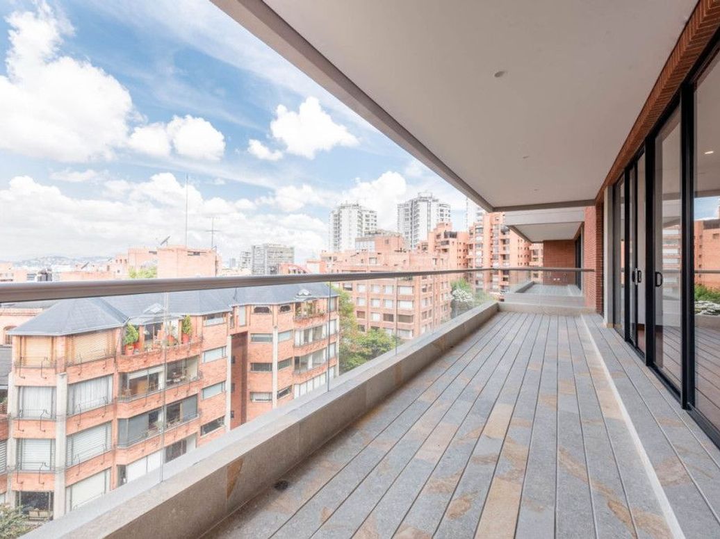 Apartamento de 3 alcobas en venta en Los Rosales, Bogotá, 275 m² · foto 5 de 20