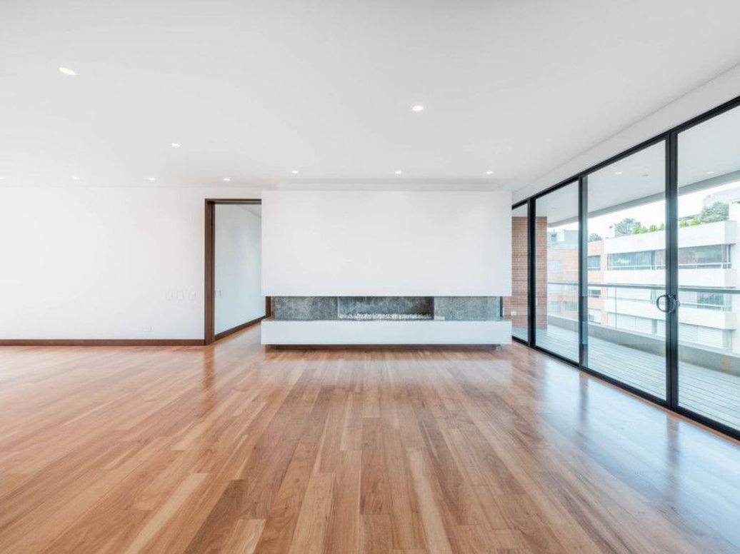 Apartamento de 3 alcobas en venta en Los Rosales, Bogotá, 275 m² · foto 3 de 20