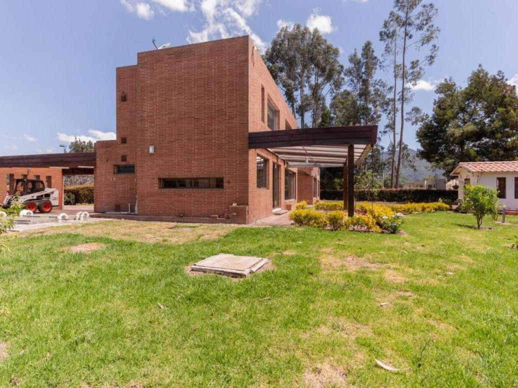 Casa de 5 alcobas en venta en Casa Blanca, Bogotá, 428 m² · foto 3 de 20