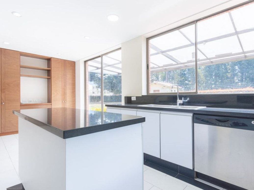 Casa de 5 alcobas en venta en Casa Blanca, Bogotá, 428 m² · foto 9 de 20