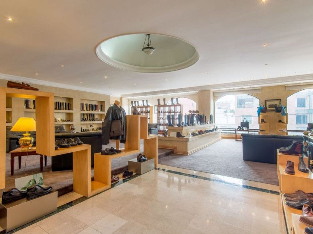 Casa de 4 alcobas en venta en San Patricio, Bogotá, 678 m² · foto 3 de 20