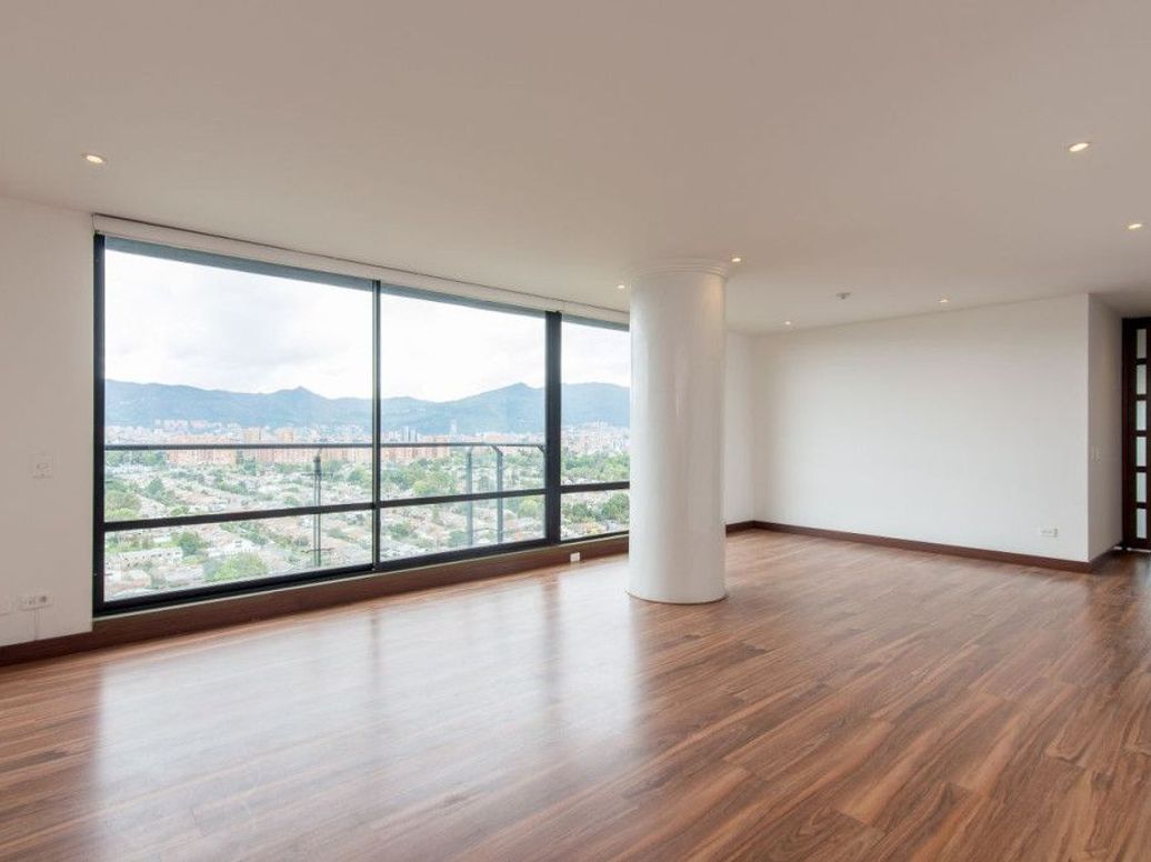 Apartamento de 3 alcobas en venta en Club De Los Lagartos, Bogotá, 163 m² · foto 2 de 20