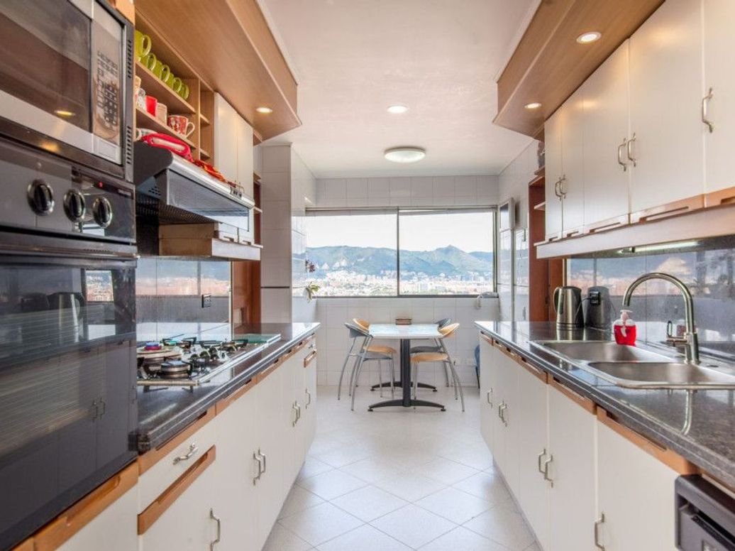 Apartamento de 3 alcobas en venta en Niza Suba, Bogotá, 196 m² · foto 9 de 20