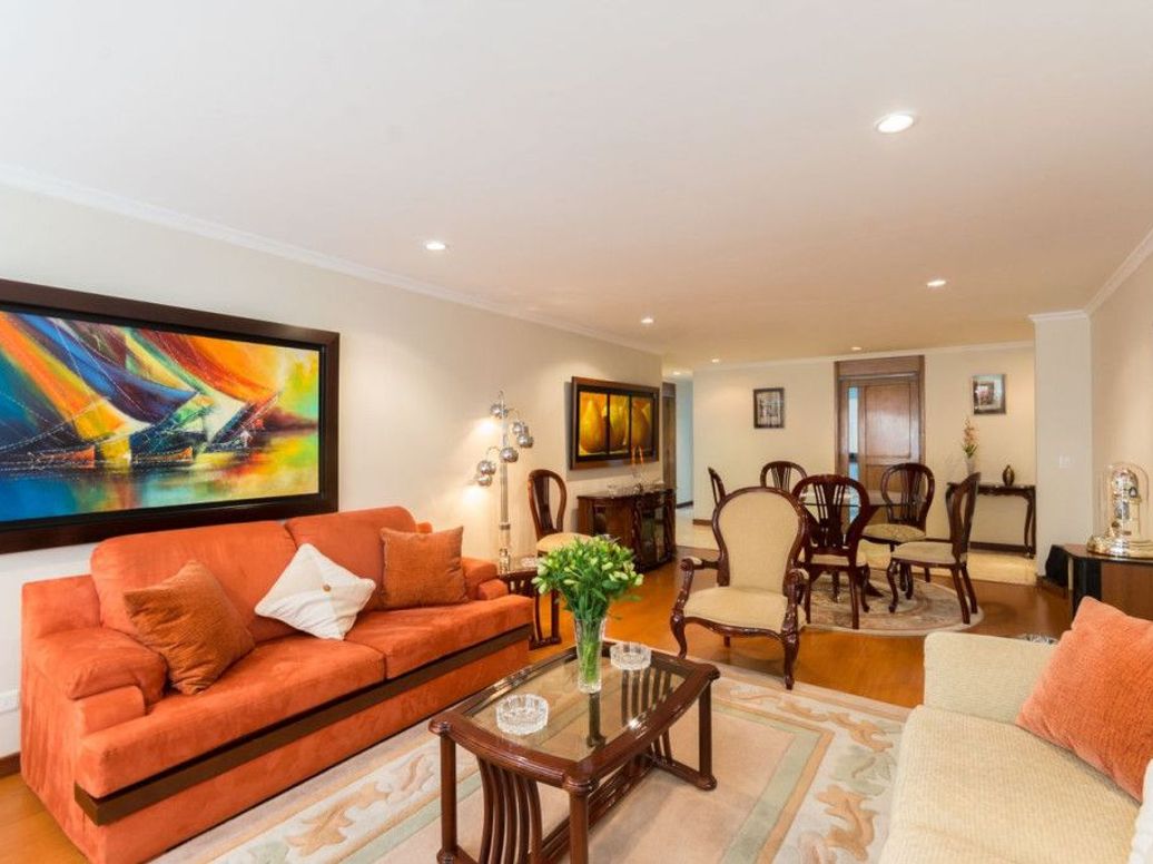 Apartamento de 3 alcobas en venta en Santa Barbara Central, Bogotá, 155 m² · foto 2 de 20