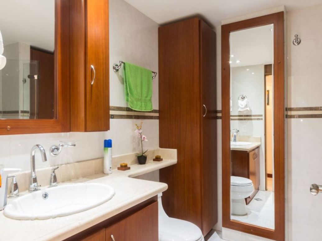 Apartamento de 3 alcobas en venta en Santa Barbara Central, Bogotá, 155 m² · foto 17 de 20